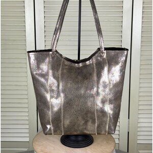 Beautiful Sandra Roberts Squared Champagne Gold Tote Metallic Shoulder Bag Purse